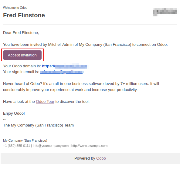 Vista del formulario del usuario con una notificación que dice que el correo de invitación ha sido enviado en Odoo