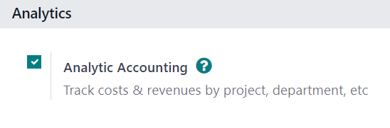 Hoe het eruit ziet om de instelling Analytic Accounting te activeren in de instellingenpagina van Odoo Accounting.