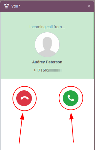 Inkommande samtal visas i Odoo VoIP-widgeten.