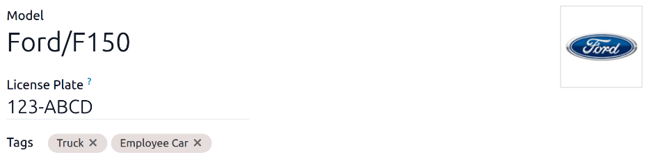 El formulario del nuevo vehículo, destaca la sección de modelo del vehículo.